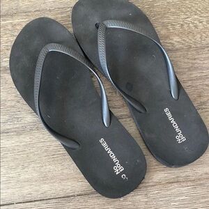 No Boundaries Classic Black Sandals